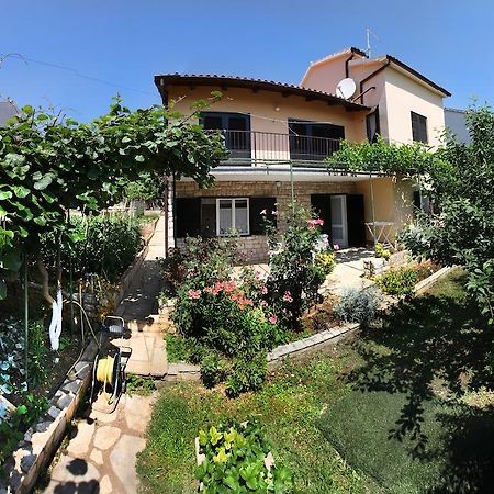 Apartment Ema Premantura Quarto foto